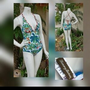 Tommy Bahama‎